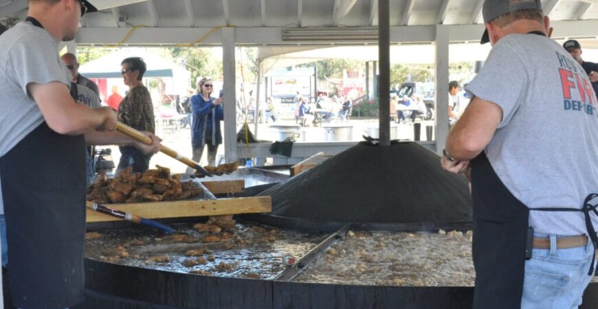 N.C. Poultry Jubilee brings crowds to Rose Hill for fried chicken, live music & more
