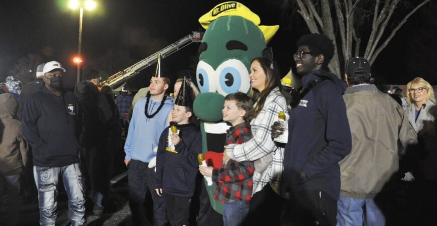 Mt. Olive Pickle Drop makes New Year’s a big dill