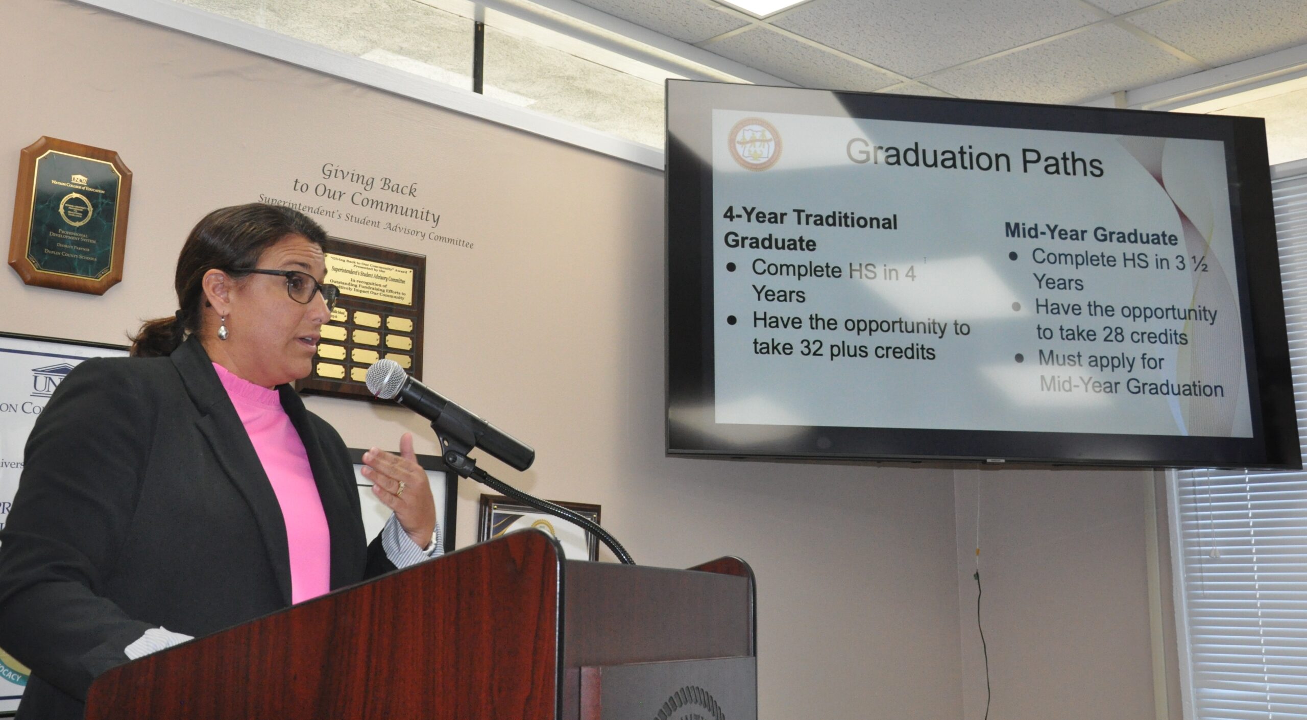 School board updates graduation requirements