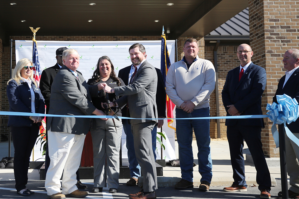 Duplin celebrates ribbon cutting of $4.27M transportation building