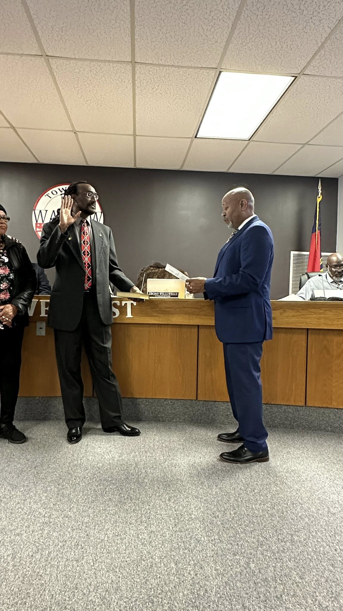 Wesley Boykin gets sworn in by Judge District 4 Mario White