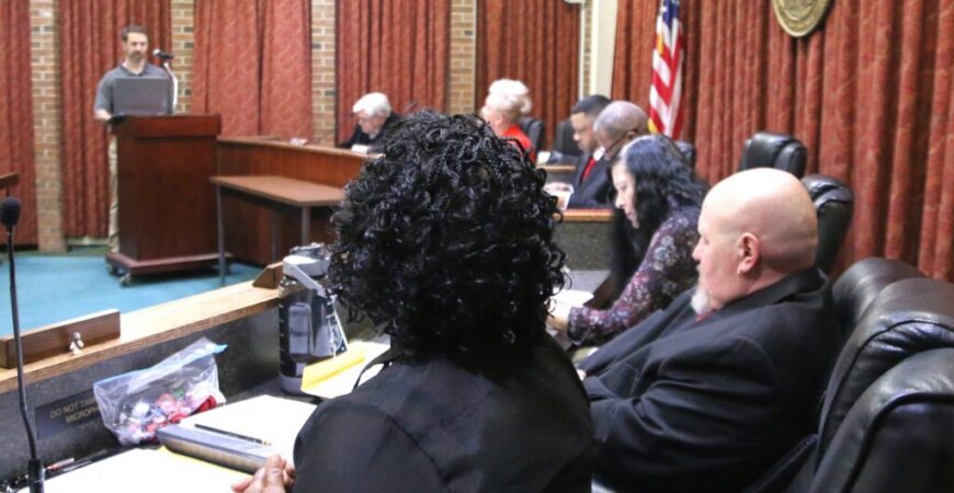 Mount Olive commissioners clash over water disconnect fee